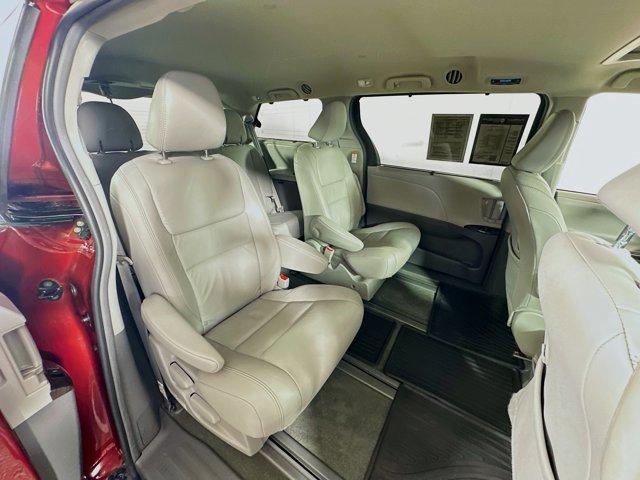 2019 Toyota Sienna Vehicle Photo in Flemington, NJ 08822