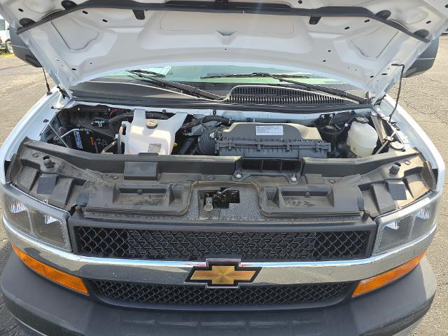 2025 Chevrolet Express Commercial Cutaway Vehicle Photo in INDEPENDENCE, MO 64055-1314