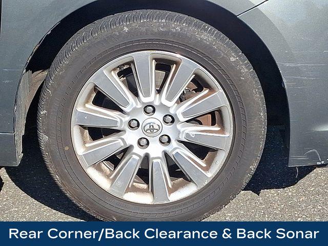 2013 Toyota Sienna Vehicle Photo in DANBURY, CT 06810-5034