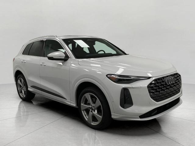 2025 Audi Q5 Vehicle Photo in Neenah, WI 54956