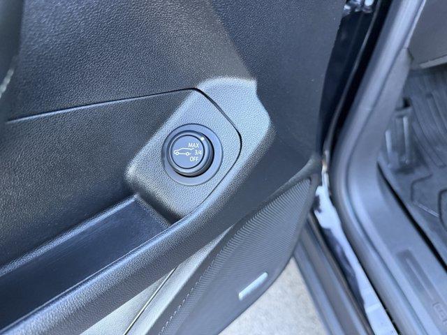 2024 GMC Terrain Vehicle Photo in LEOMINSTER, MA 01453-2952