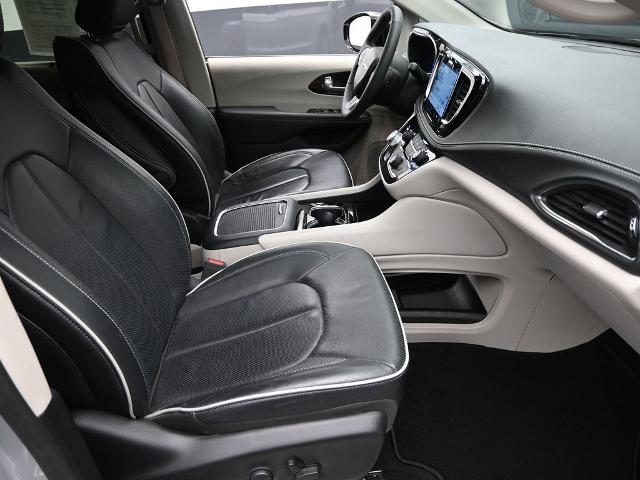 2024 Chrysler Pacifica Vehicle Photo in Cedar Rapids, IA 52402