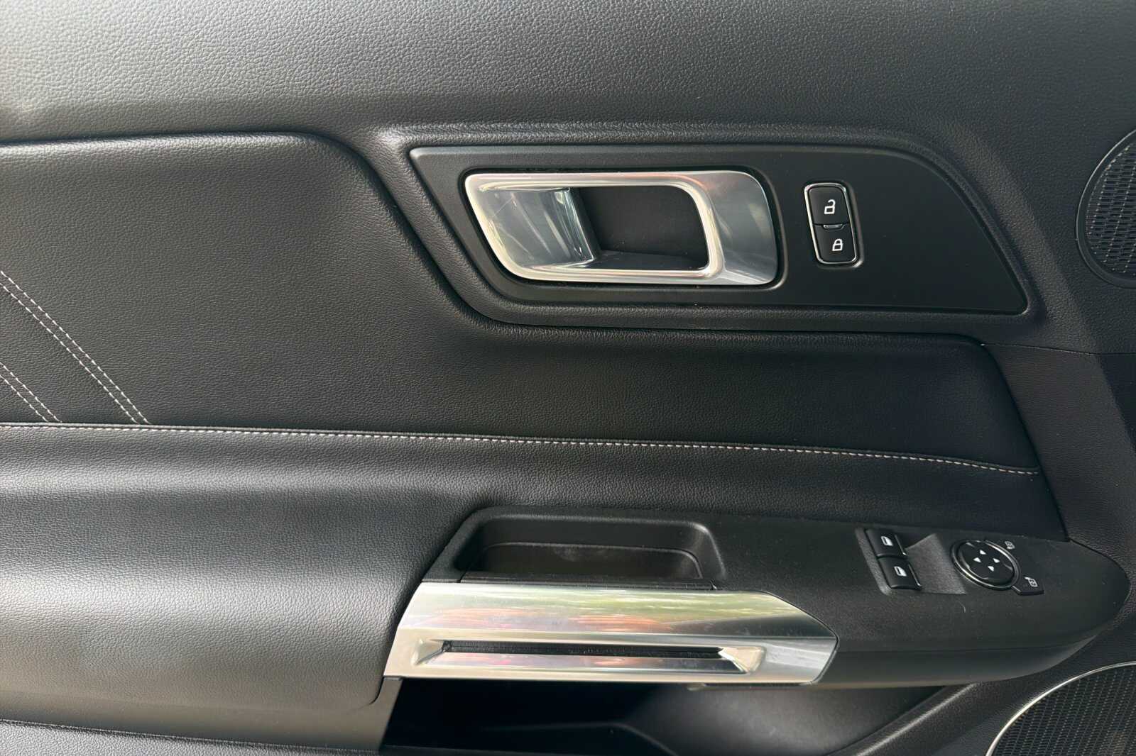 2022 Ford Mustang GT Premium - Photo 12
