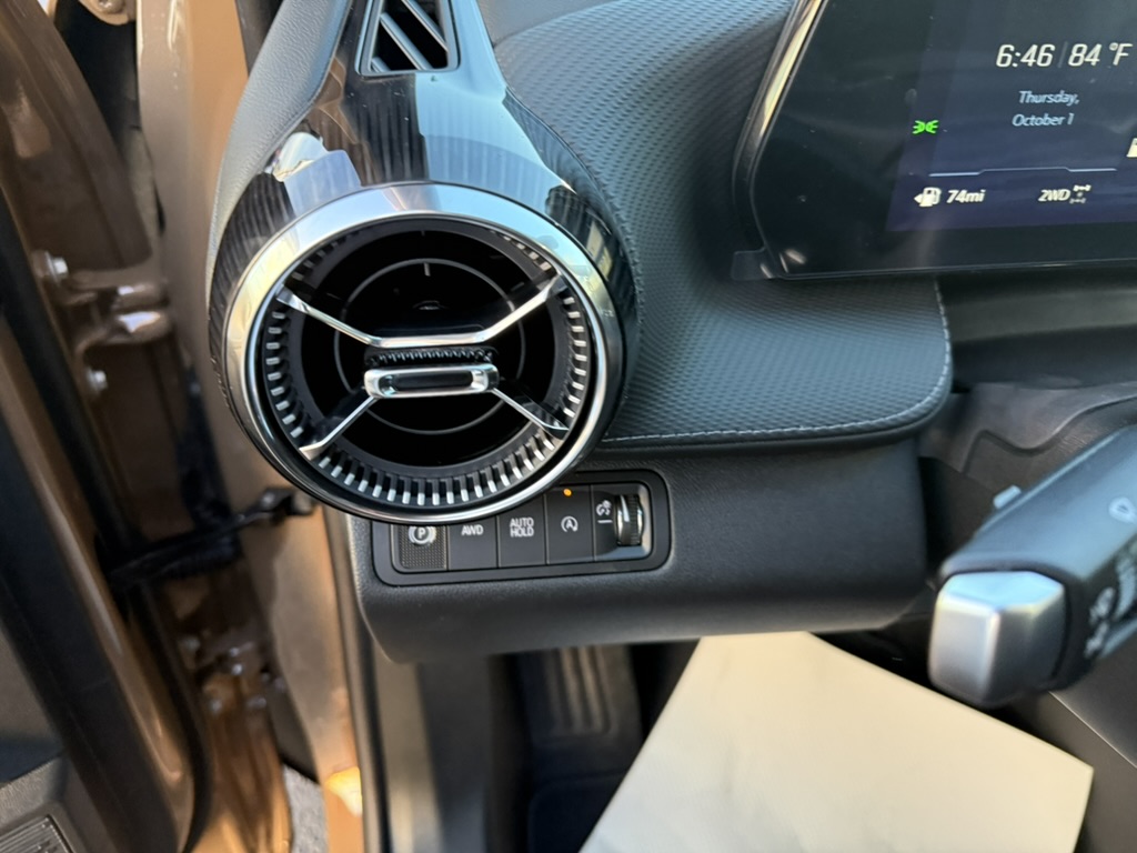2027 Chevrolet Equinox photo 14 of 20
