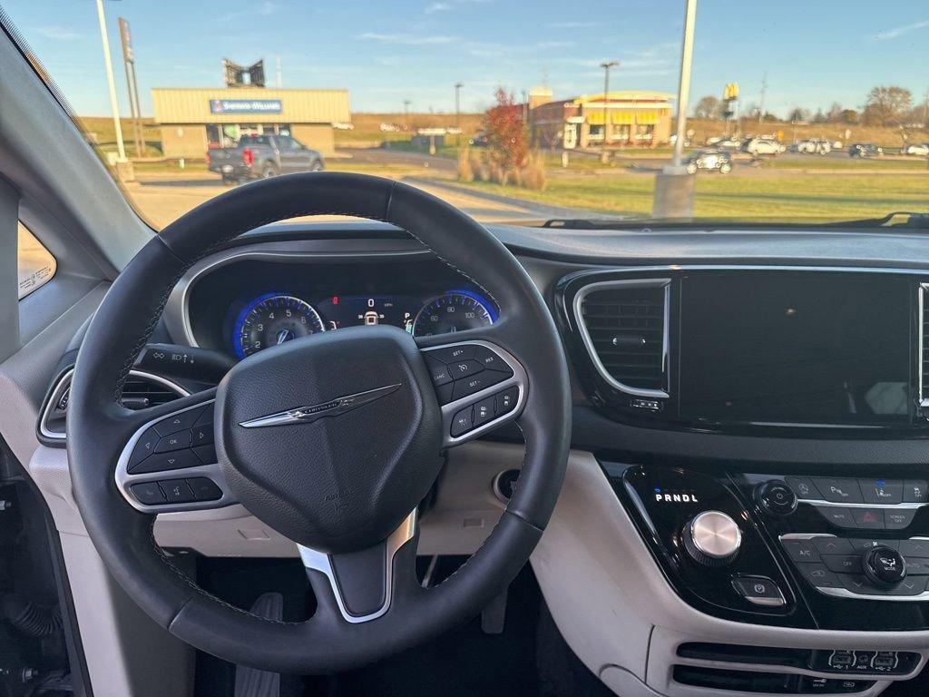 2022 Chrysler Pacifica Vehicle Photo in Cedar Rapids, IA 52402