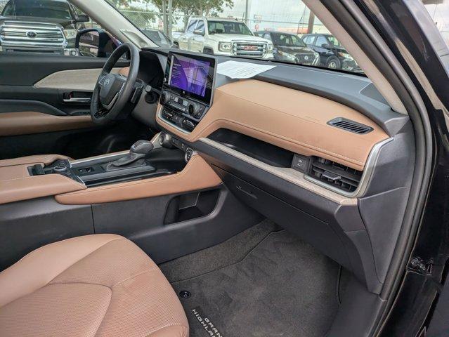 2024 Toyota Grand Highlander Vehicle Photo in SELMA, TX 78154-1459