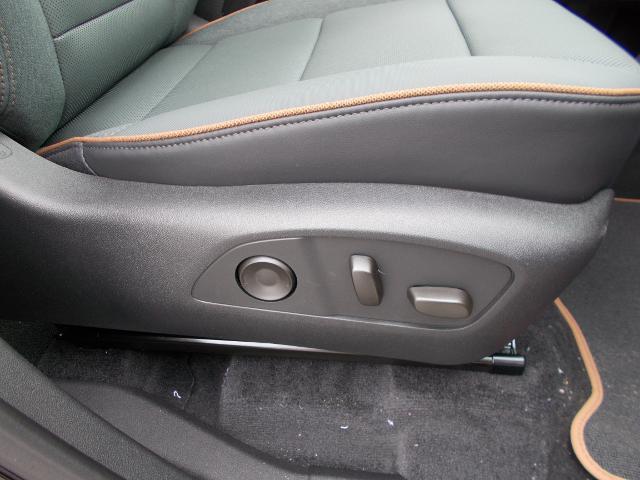 2025 GMC Acadia Vehicle Photo in LOWELL, MA 01852-4336