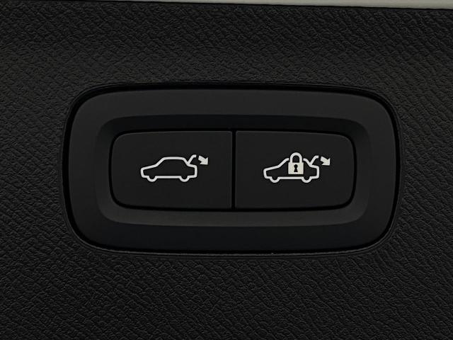 2025 Volvo XC90 Vehicle Photo in Appleton, WI 54913
