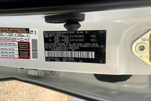2021 Toyota Highlander Vehicle Photo in KANSAS CITY, MO 64114-4545