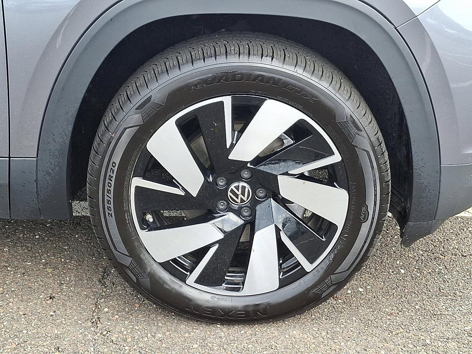 2025 Volkswagen Atlas Cross Sport Vehicle Photo in Trevose, PA 19053