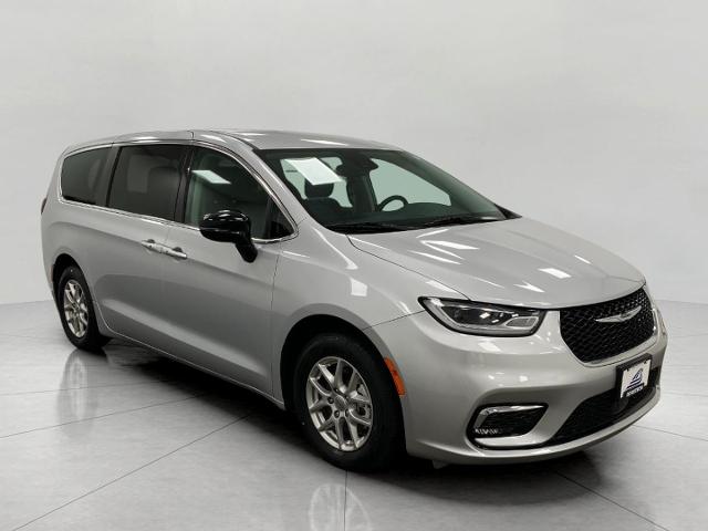 2024 Chrysler Pacifica Vehicle Photo in Neenah, WI 54956