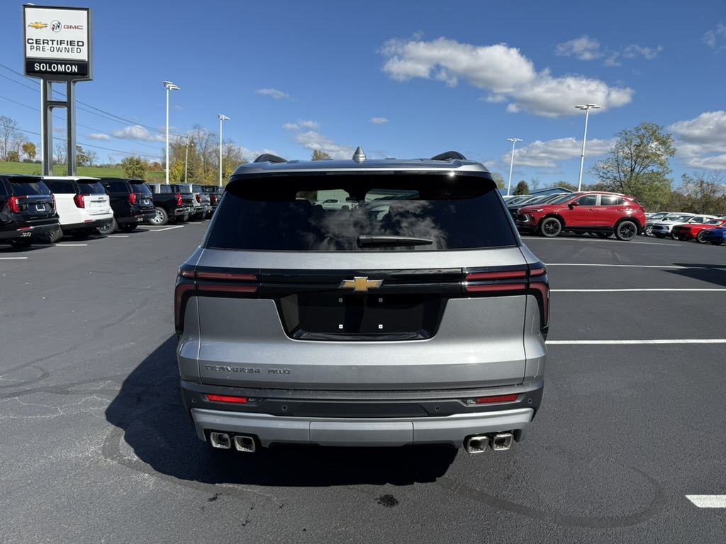 2027 Chevrolet Traverse photo 4 of 10