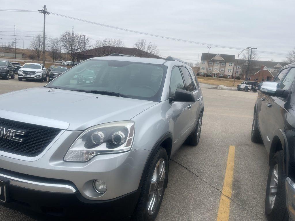 2012 GMC Acadia Vehicle Photo in Cedar Rapids, IA 52402