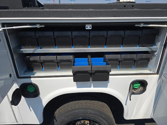 2024 Chevrolet Silverado Chassis Cab Vehicle Photo in INDEPENDENCE, MO 64055-1314