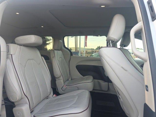 2017 Chrysler Pacifica Vehicle Photo in Harrisburg, PA 17111-1033