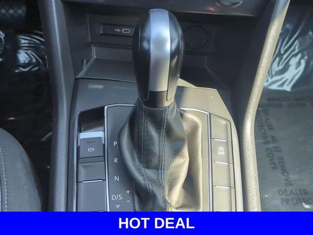 2020 Volkswagen Tiguan Vehicle Photo in Merrillville, IN 46410