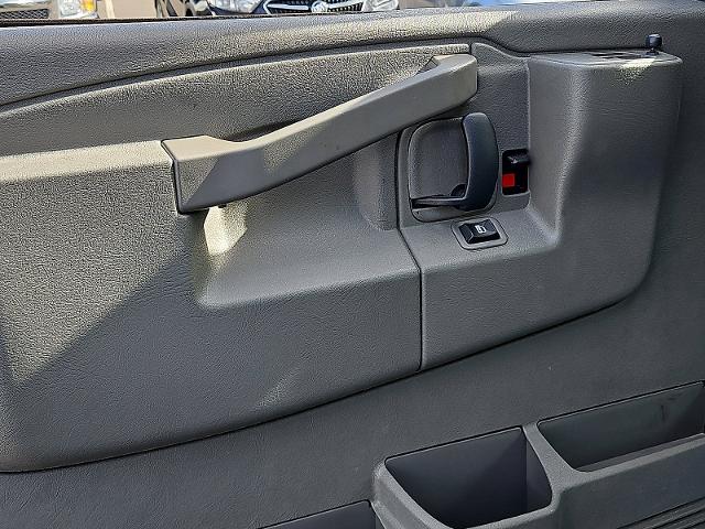 2023 GMC Savana Cargo 2500 Vehicle Photo in TREVOSE, PA 19053-4984