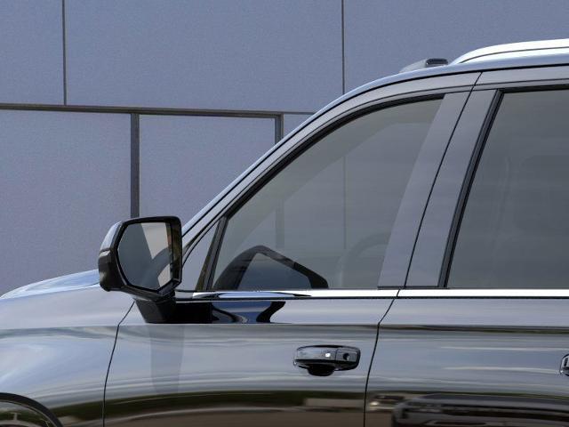 2025 Chevrolet Suburban Vehicle Photo in KANSAS CITY, MO 64114-4502