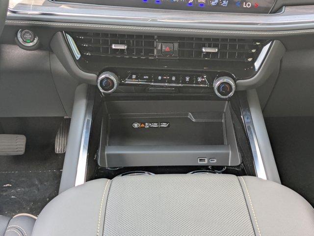 2025 Chevrolet Suburban Vehicle Photo in BRUNSWICK, GA 31525-1881