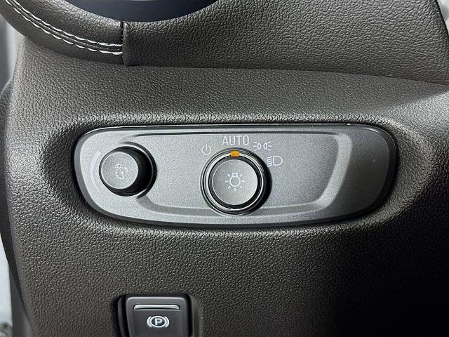 2025 Chevrolet Blazer Vehicle Photo in PUYALLUP, WA 98371-4149