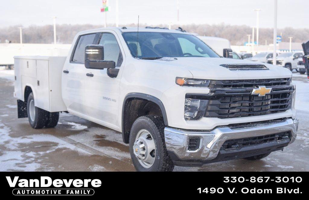 2026 Chevrolet Silverado 3500 HD Chassis Cab Vehicle Photo in AKRON, OH 44320-4088
