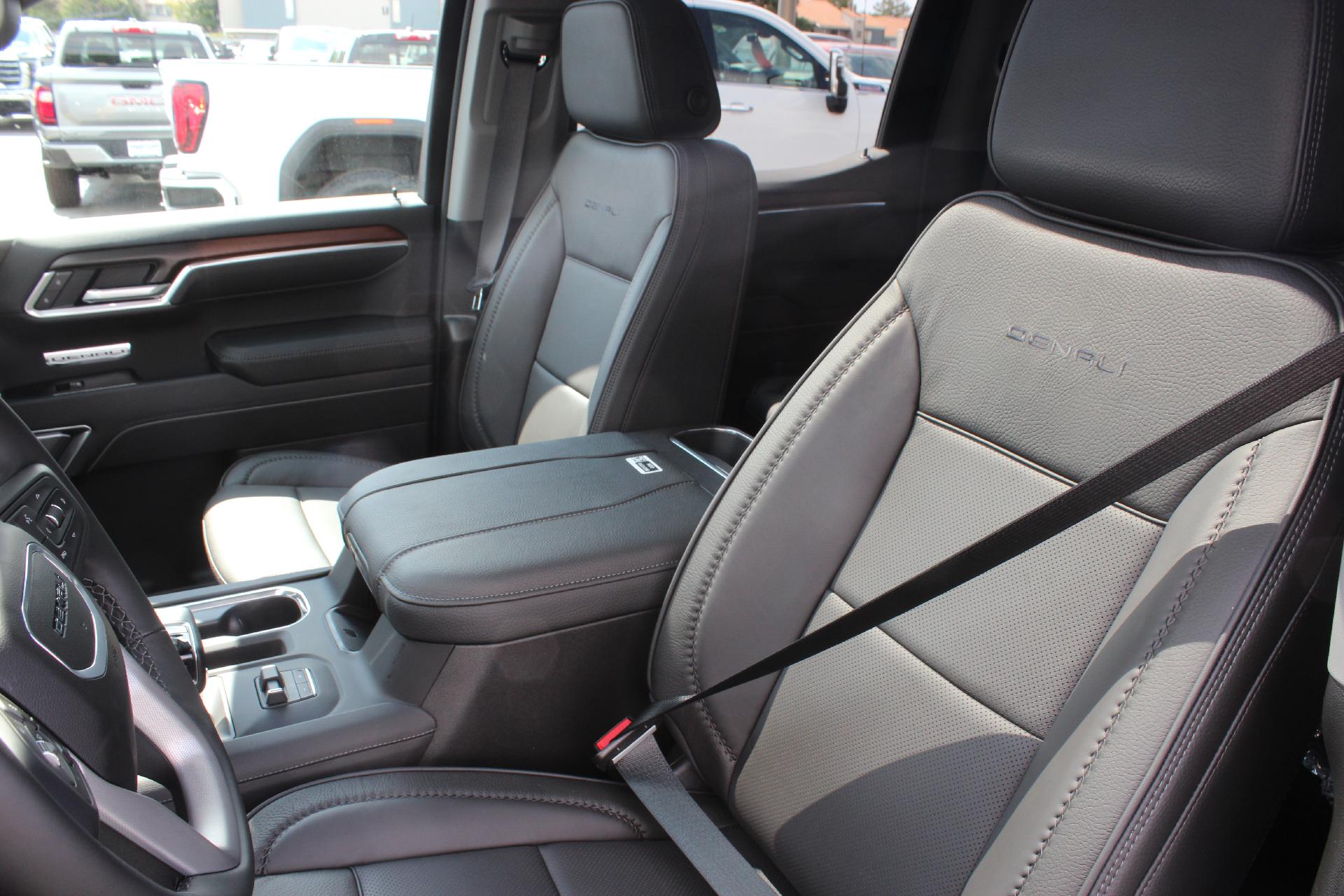 2025 GMC Sierra 1500 Vehicle Photo in AURORA, CO 80012-4011