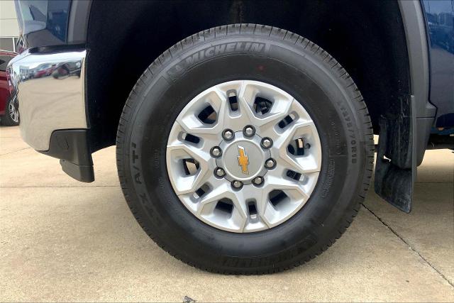 2022 Chevrolet Silverado 2500 HD Vehicle Photo in TOPEKA, KS 66609-0000