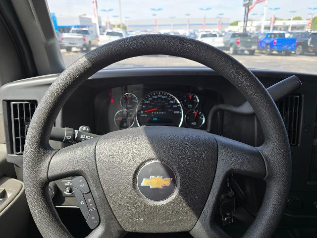 2025 Chevrolet Express Commercial Cutaway Vehicle Photo in INDEPENDENCE, MO 64055-1314