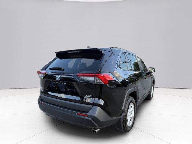 2020 Toyota RAV4 Vehicle Photo in LEOMINSTER, MA 01453-2952