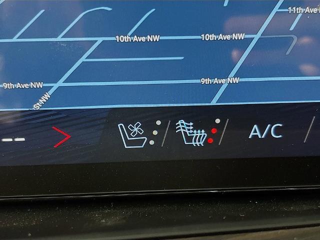 2025 Chevrolet Suburban Vehicle Photo in PUYALLUP, WA 98371-4149