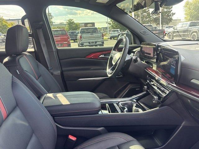 2025 Chevrolet Traverse Vehicle Photo in ROCHESTER HILLS, MI 48307-2741