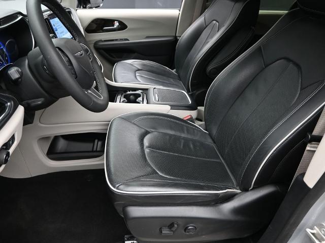 2024 Chrysler Pacifica Vehicle Photo in Cedar Rapids, IA 52402