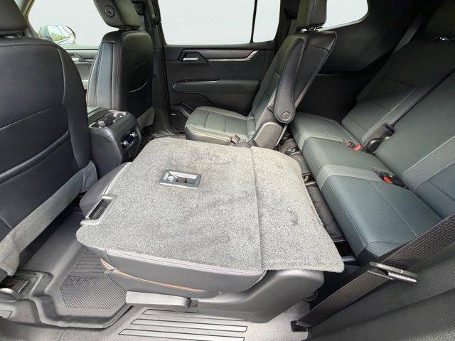 2024 GMC Acadia Vehicle Photo in LEOMINSTER, MA 01453-2952