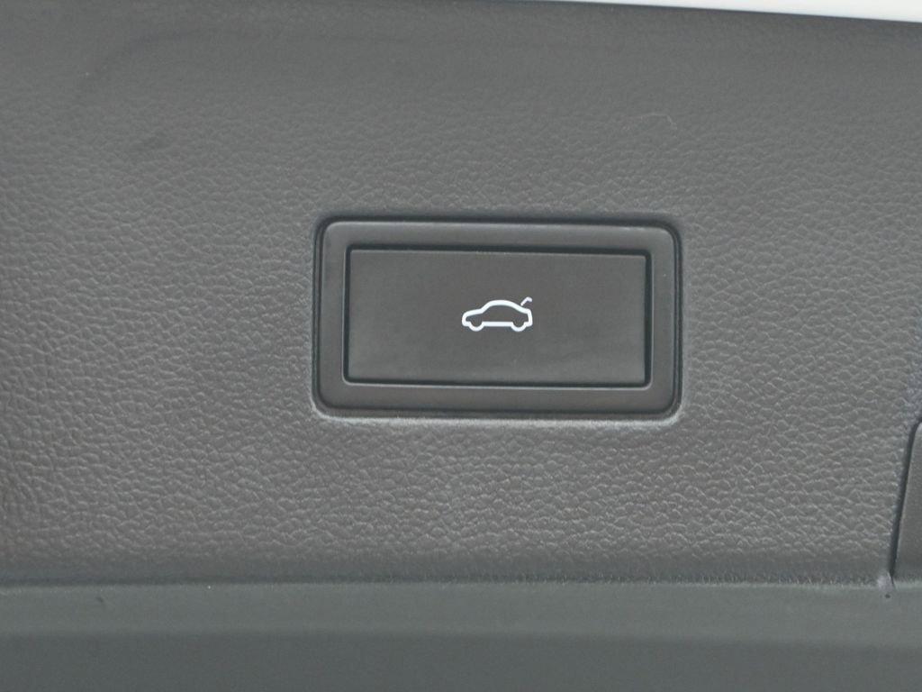 2023 Volkswagen Atlas Vehicle Photo in Cedar Rapids, IA 52402