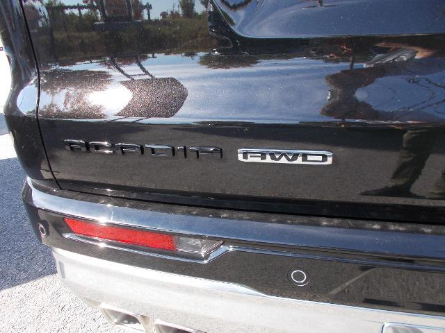 2026 GMC Acadia Vehicle Photo in LOWELL, MA 01852-4336