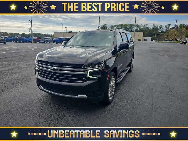 2023 Chevrolet Suburban Vehicle Photo in MOON TOWNSHIP, PA 15108-2571