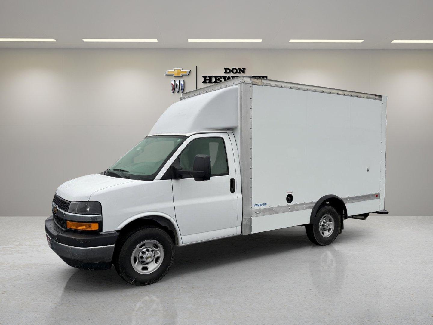 2024 Chevrolet Express Cutaway 3500 Vehicle Photo in GEORGETOWN, TX 78626-7508