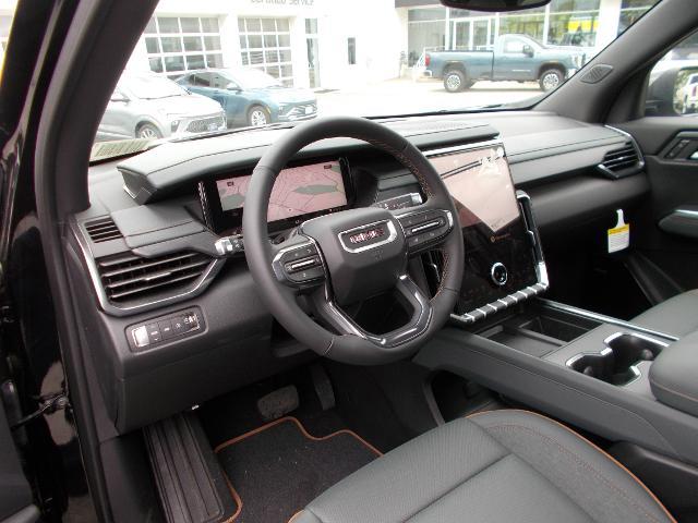 2025 GMC Acadia Vehicle Photo in LOWELL, MA 01852-4336