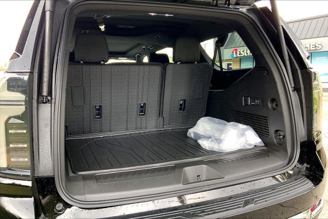 2025 Chevrolet Suburban Vehicle Photo in KANSAS CITY, MO 64114-4502