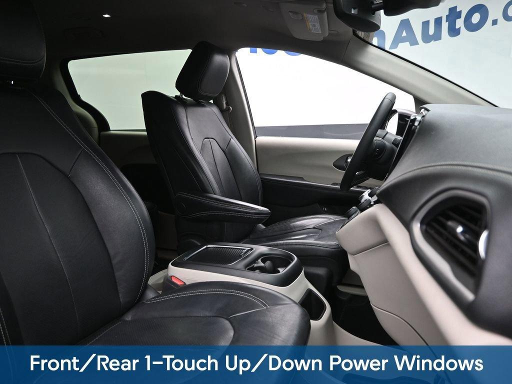 2022 Chrysler Pacifica Vehicle Photo in Cedar Rapids, IA 52402