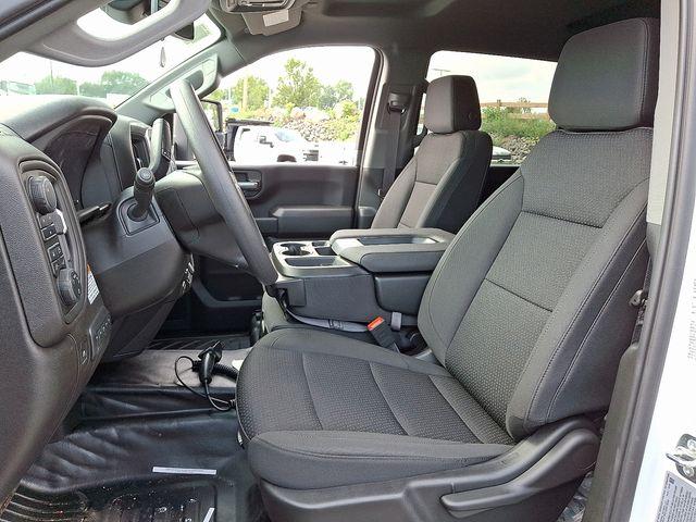 2025 Chevrolet Silverado 3500 HD Chassis Cab Vehicle Photo in DANBURY, CT 06810-5034