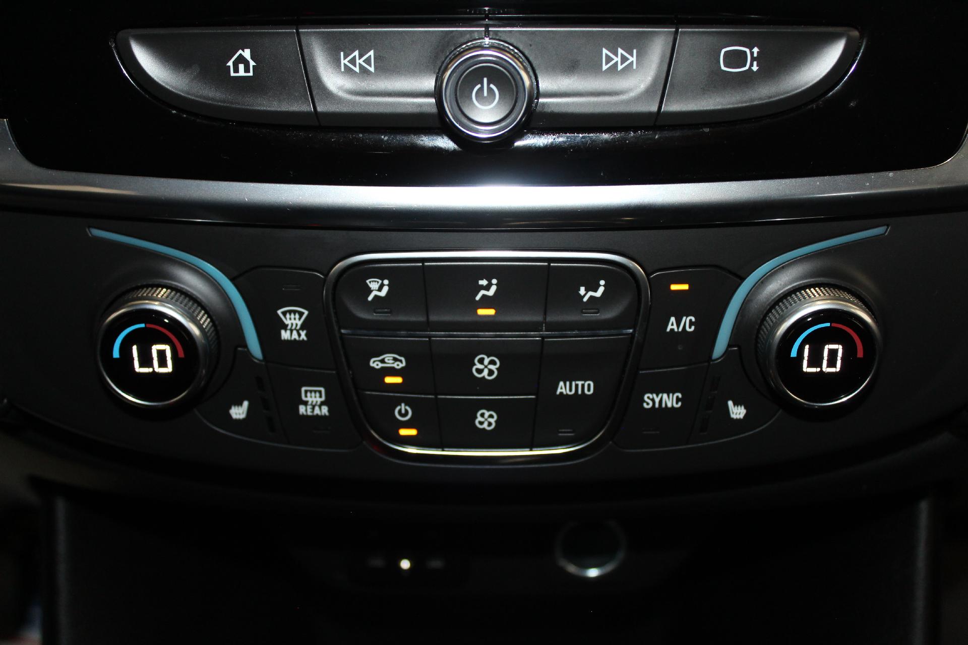 2023 Chevrolet Traverse Vehicle Photo in NORTHAMPTON, MA 01060-1120