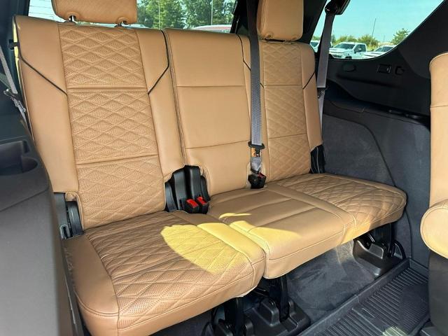 2024 Cadillac Escalade Vehicle Photo in COLUMBIA, MO 65203-3903