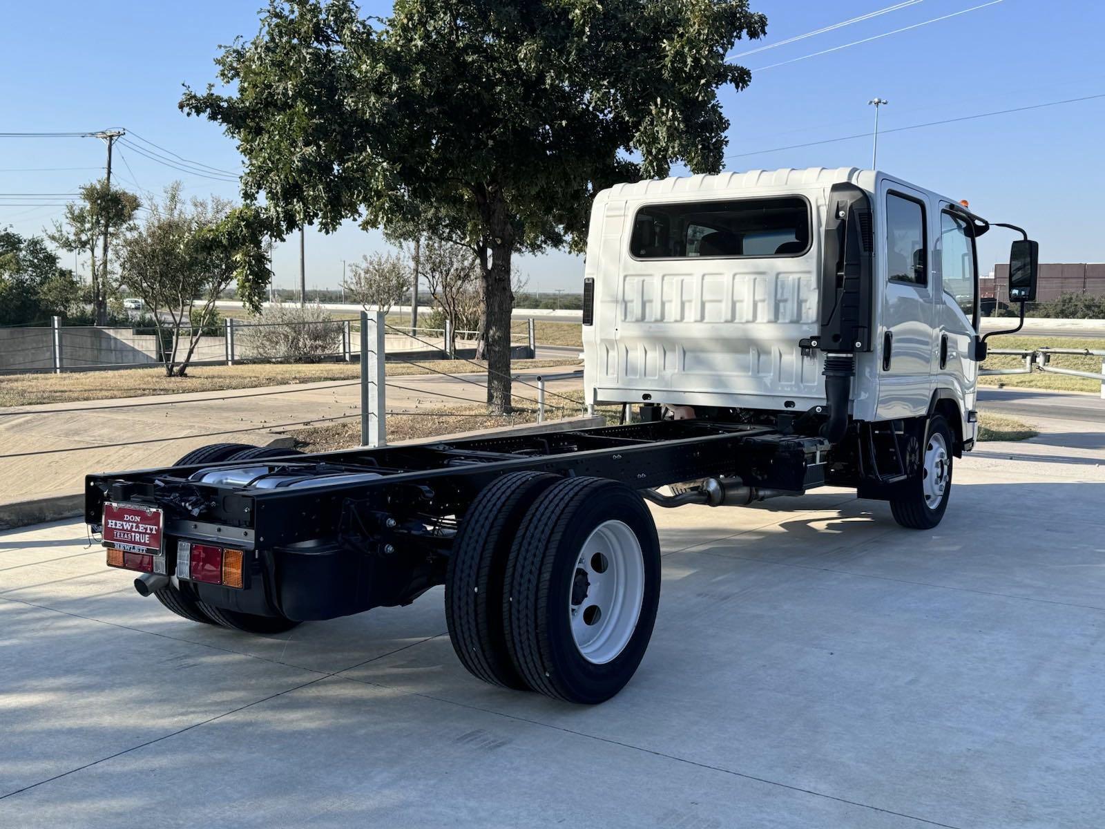 2025 Chevrolet Low Cab Forward 5500 XG Vehicle Photo in GEORGETOWN, TX 78626-7508