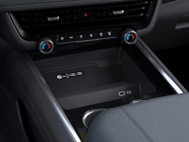 2025 Chevrolet Suburban Vehicle Photo in KANSAS CITY, MO 64114-4502