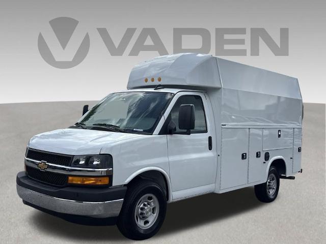 2026 Chevrolet Express Commercial Cutaway Vehicle Photo in SAVANNAH, GA 31406-4513