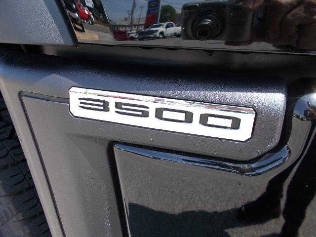 2024 GMC Sierra 3500 HD Vehicle Photo in LOWELL, MA 01852-4336