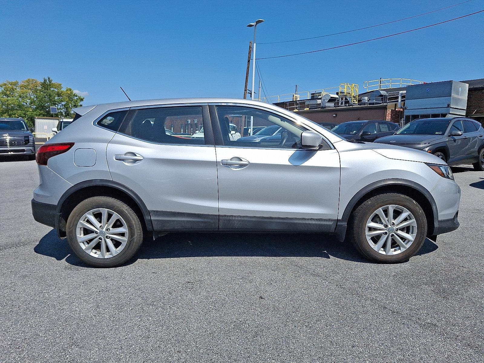 2018 Nissan Rogue Sport Vehicle Photo in Harrisburg, PA 17111