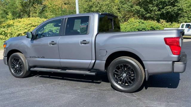 2019 Nissan Titan Vehicle Photo in MOON TOWNSHIP, PA 15108-2571