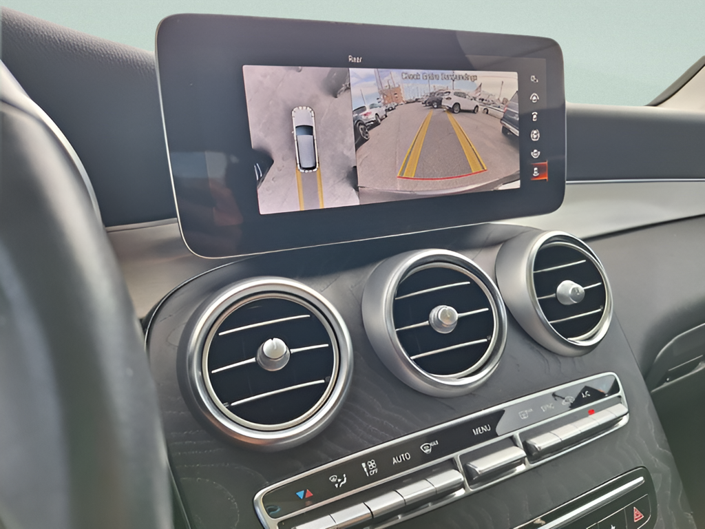 2022 Mercedes-Benz GLC photo 19 of 30
